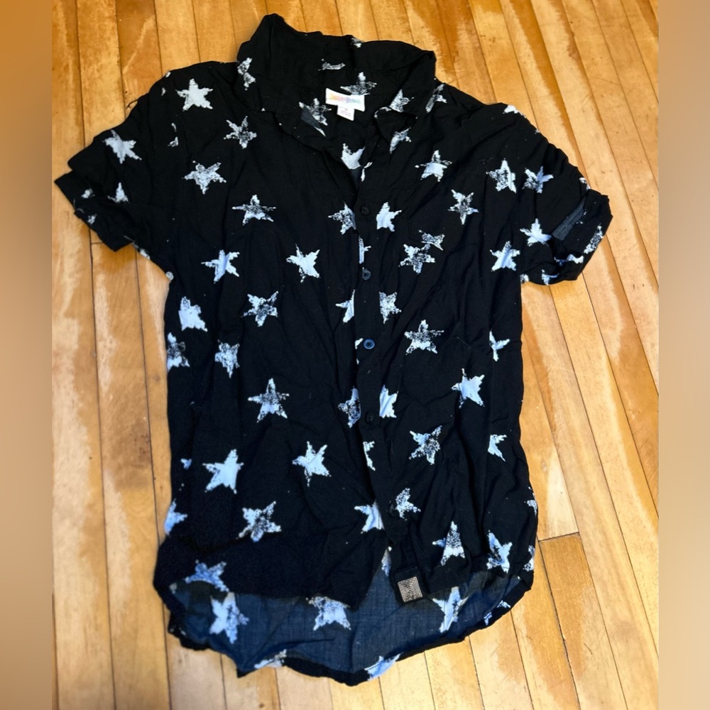 Kids LuLaRoe Thor button down shirt. Super cute!  Worn/washed only once. Size 8.